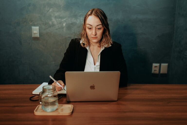 The Ultimate Guide to Showcasing CV Work Experience in 2026: Tips & Examples